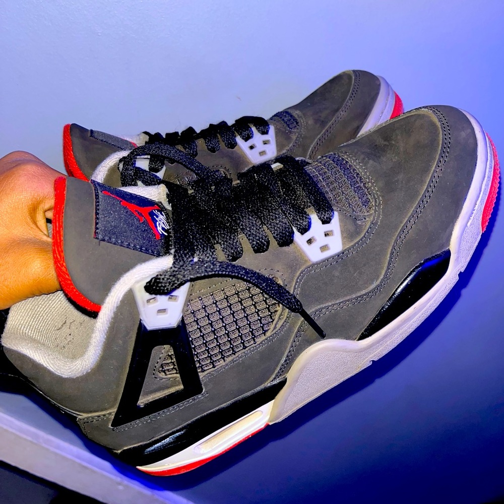 I’m selling black and red shoes in size 7 for men and women